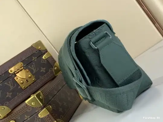 First bags ru S-Cape Messenger-28*16*10cm LOUIS VUITTON 0704